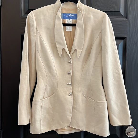 VINTAGE MUGLER SUIT!! Mini Skirt! - Picture 2 of 15